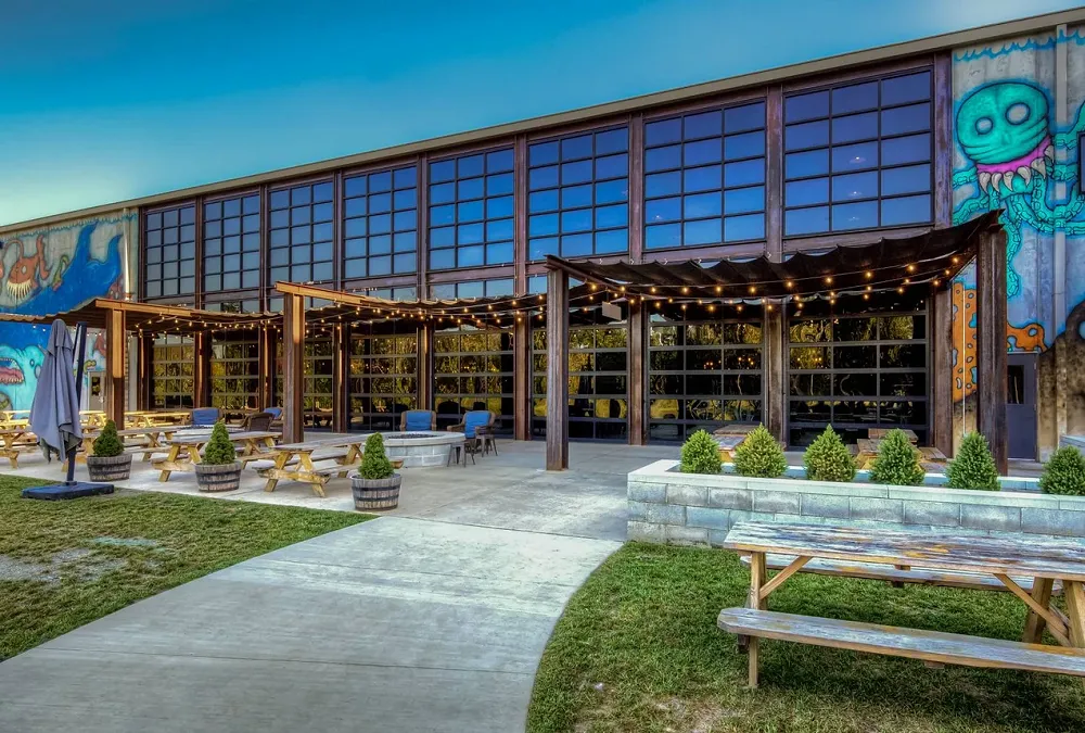 Commercial full-view aluminum 3